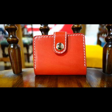 バイカー人気アイテム　ハンドメイドの革製コインケースも取り扱っております